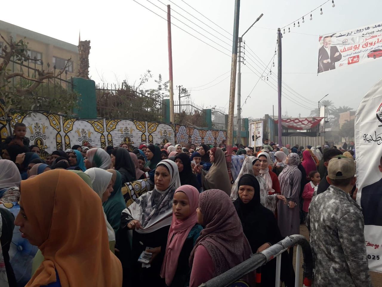 إقبال كبير من السيدات علي لجان الاقتراع برأس غارب بمحافظة البحر الاحمر