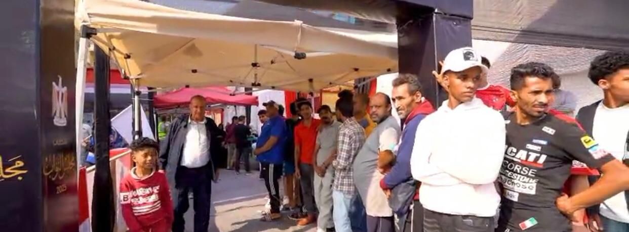 طوابير من الشباب تمتد أمام لجان الجيزة في انتخابات النواب 2025 (صور)