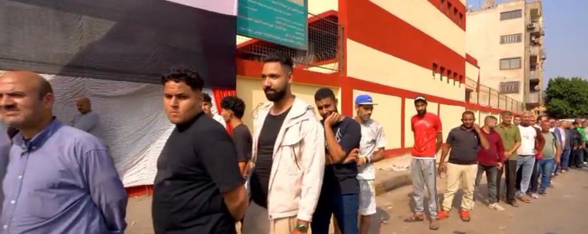 طوابير من الشباب تمتد أمام لجان الجيزة في انتخابات النواب 2025 (صور)