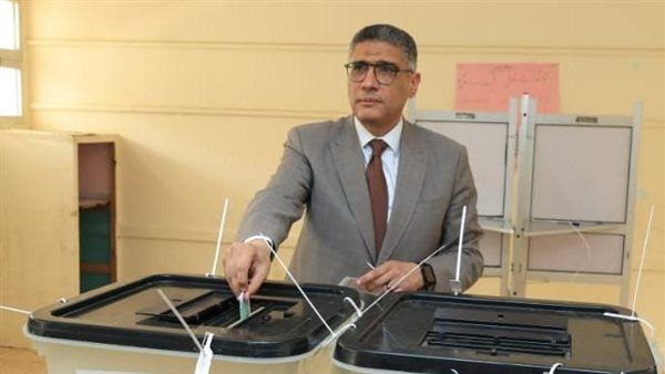 محافظ الجيزة يُدلي بصوته في انتخابات مجلس النواب 2025