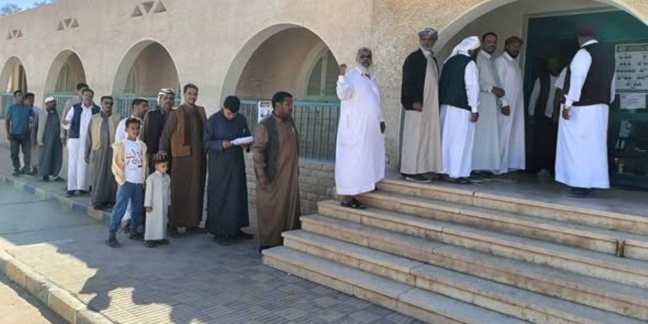 طوابير طويلة للناخبين أمام مدرسة عبد المجيد حسين بأسوان