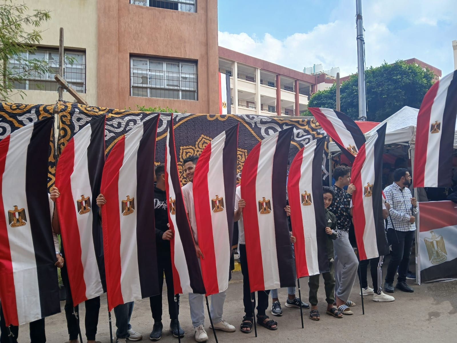 لجان العامرية بالإسكندرية .. إقبال كثيف من السيدات للمشاركة في العملية الانتخابية