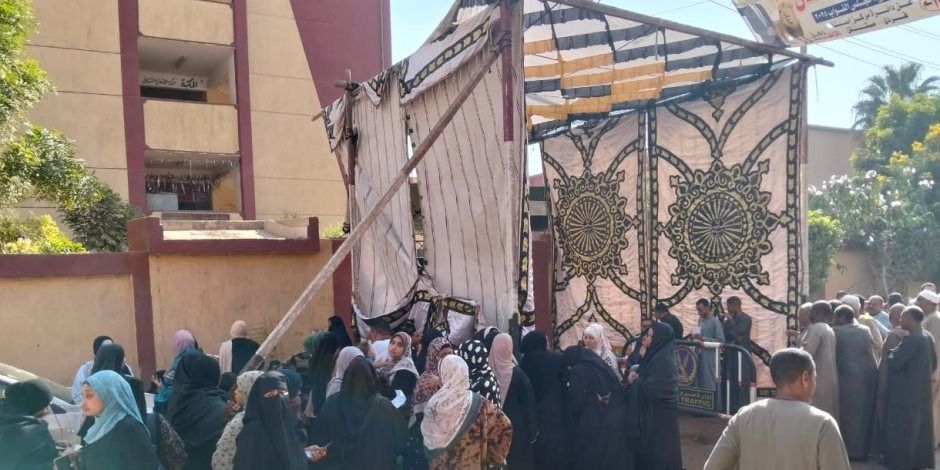 إقبال كثيف من الناخبين على لجان الاقتراع بمحافظة الأقصر