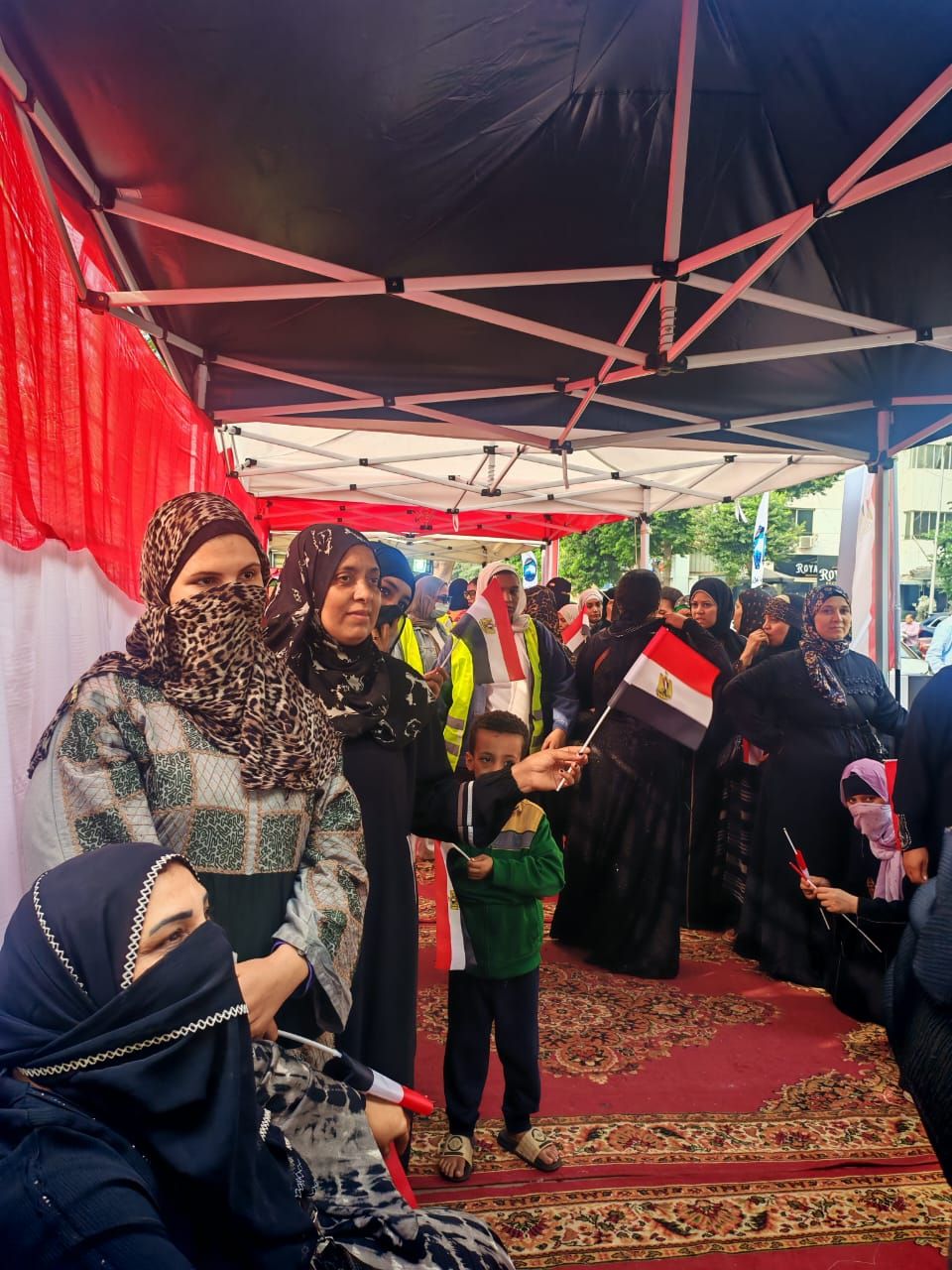 عاجل ـ النساء يتصدرن المشهد في لجان الدقي في المرحلة الأولى من انتخابات مجلس النواب 2025