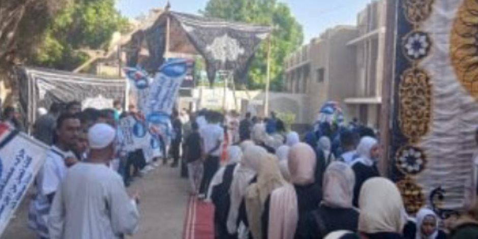 توافد كبير من الناخبين على لجان قرى الزناقطة والعديسات بحرى والكرنك