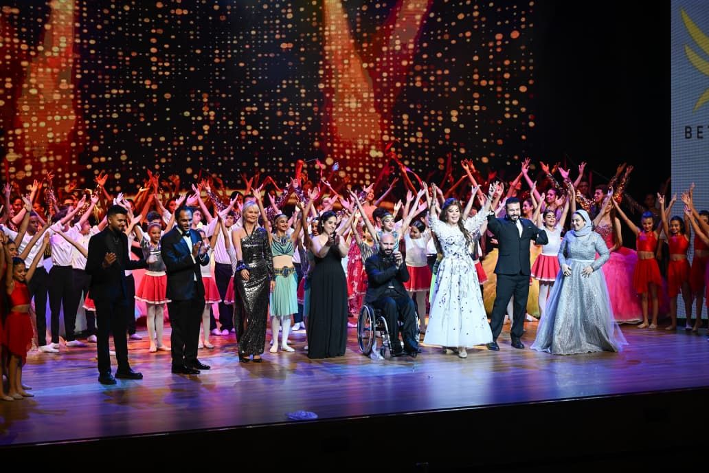 في حفل تكريم الامراء وصناع "الجراند بول".. صفاء ابو السعود تتألق فى اوبرا العاصمة الجديدة باستعراضات غنائية مع بطلة "جيمس بوند" والايطالى مارتيلو