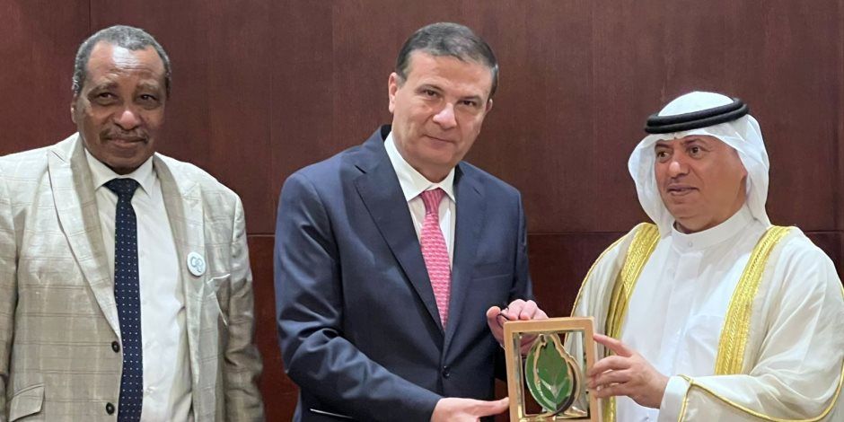 وزير الزراعة يبحث تعزيز الاستثمارات مع رئيس الهيئة العربية للاستثمار ومدير المنظمة العربية للتنمية الزراعية