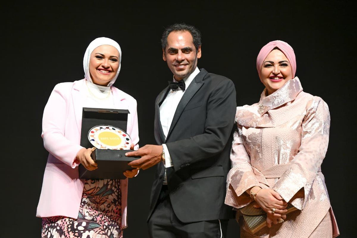 في حفل تكريم الامراء وصناع "الجراند بول".. صفاء ابو السعود تتألق فى اوبرا العاصمة الجديدة باستعراضات غنائية مع بطلة "جيمس بوند" والايطالى مارتيلو