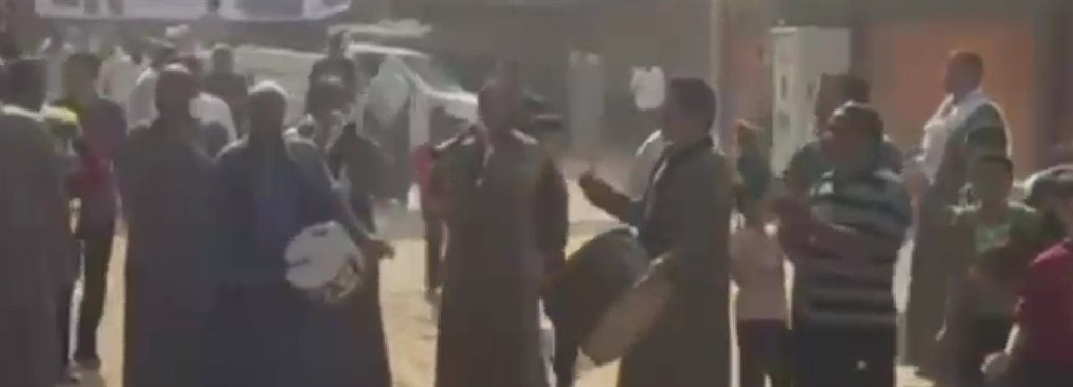 بالمزمار والطبل البلدي.. إقبال كثيف في لجنة قرية أتريس بالجيزة في اليوم الثاني لانتخابات نواب 2025 (صور)