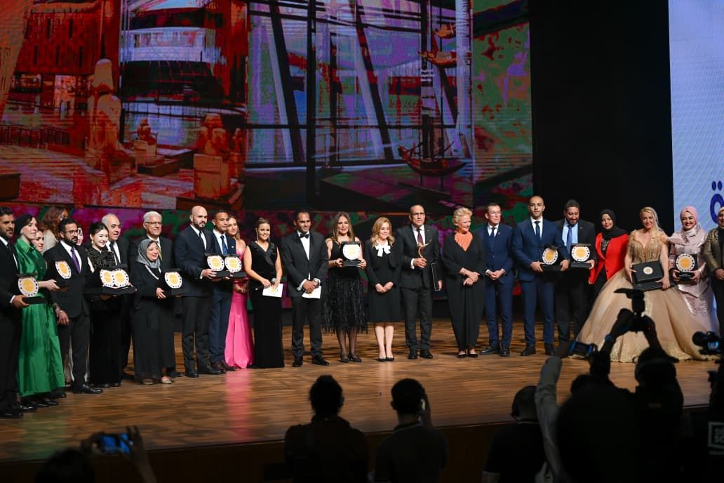 في حفل تكريم الامراء وصناع "الجراند بول".. صفاء ابو السعود تتألق فى اوبرا العاصمة الجديدة باستعراضات غنائية مع بطلة "جيمس بوند" والايطالى مارتيلو