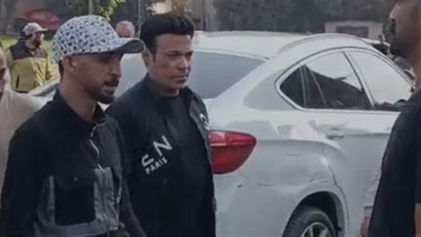 وصول سعد الصغير وحمادة الليثي لمسجد ناصر لأداء صلاة جنازة إسماعيل الليثي