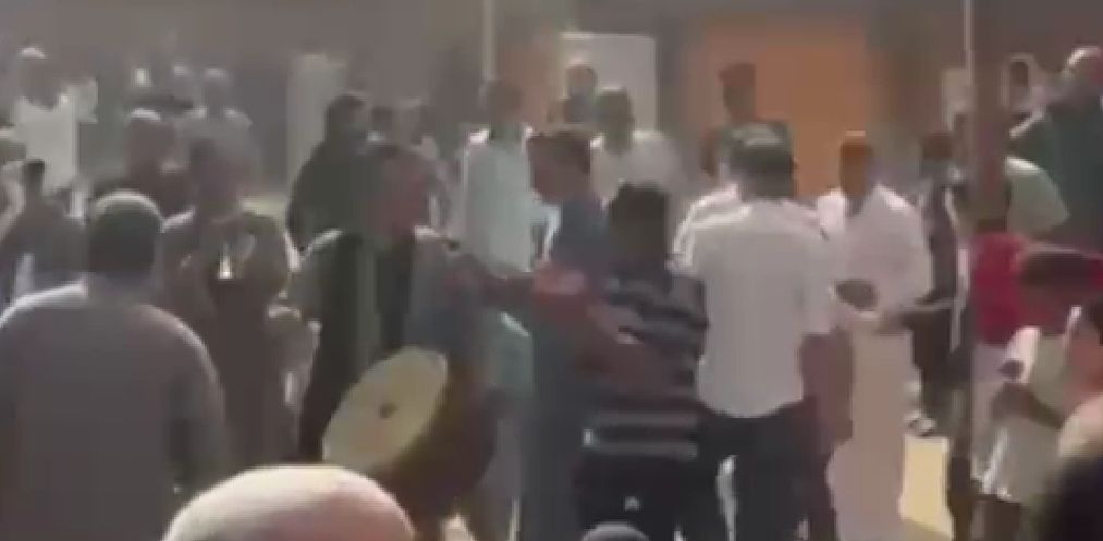 بالمزمار والطبل البلدي.. إقبال كثيف في لجنة قرية أتريس بالجيزة في اليوم الثاني لانتخابات نواب 2025 (صور)