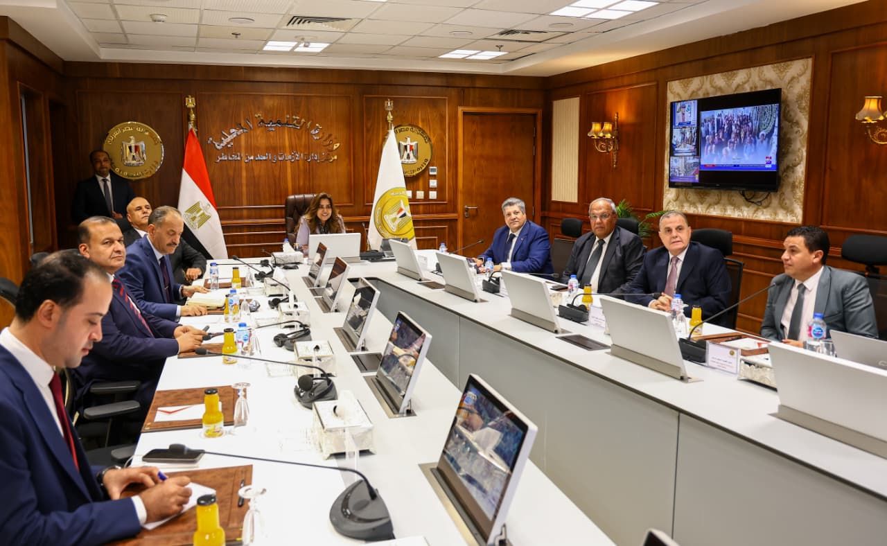 وزيرة التنمية المحلية تتابع سير عمليات الاقتراع في اليوم الثاني بمحافظات المرحلة الأولى لانتخابات النواب