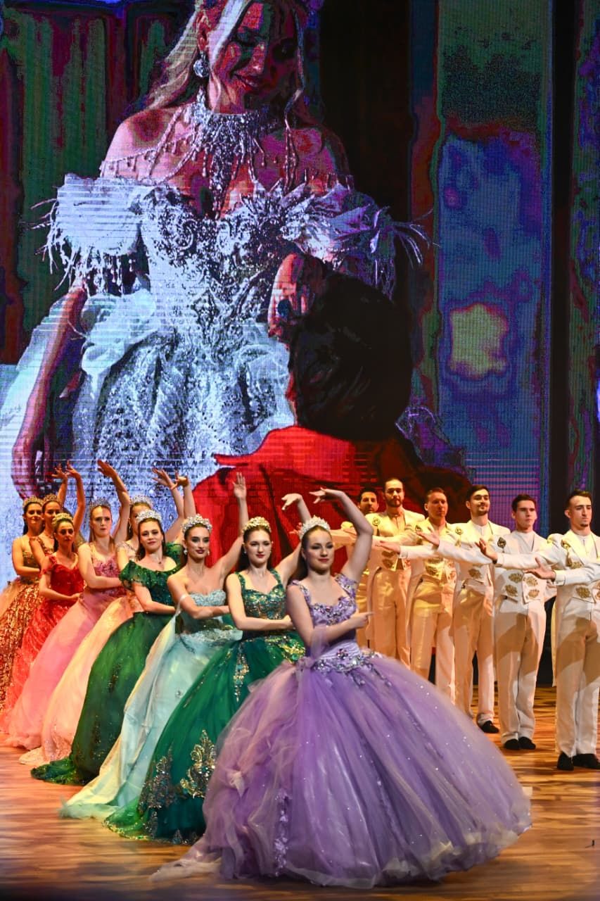 في حفل تكريم الامراء وصناع "الجراند بول".. صفاء ابو السعود تتألق فى اوبرا العاصمة الجديدة باستعراضات غنائية مع بطلة "جيمس بوند" والايطالى مارتيلو