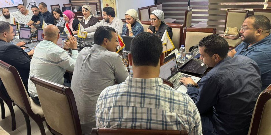 غرفة عمليات تنسيقية شباب الأحزاب والسياسيين تستمر في متابعة المرحلة الأولى لانتخابات مجلس النواب في يومها الثاني