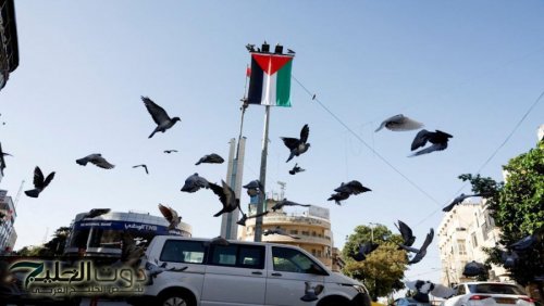 عباس وماكرون يشكلان لجنة دستور فلسطين المشتركة