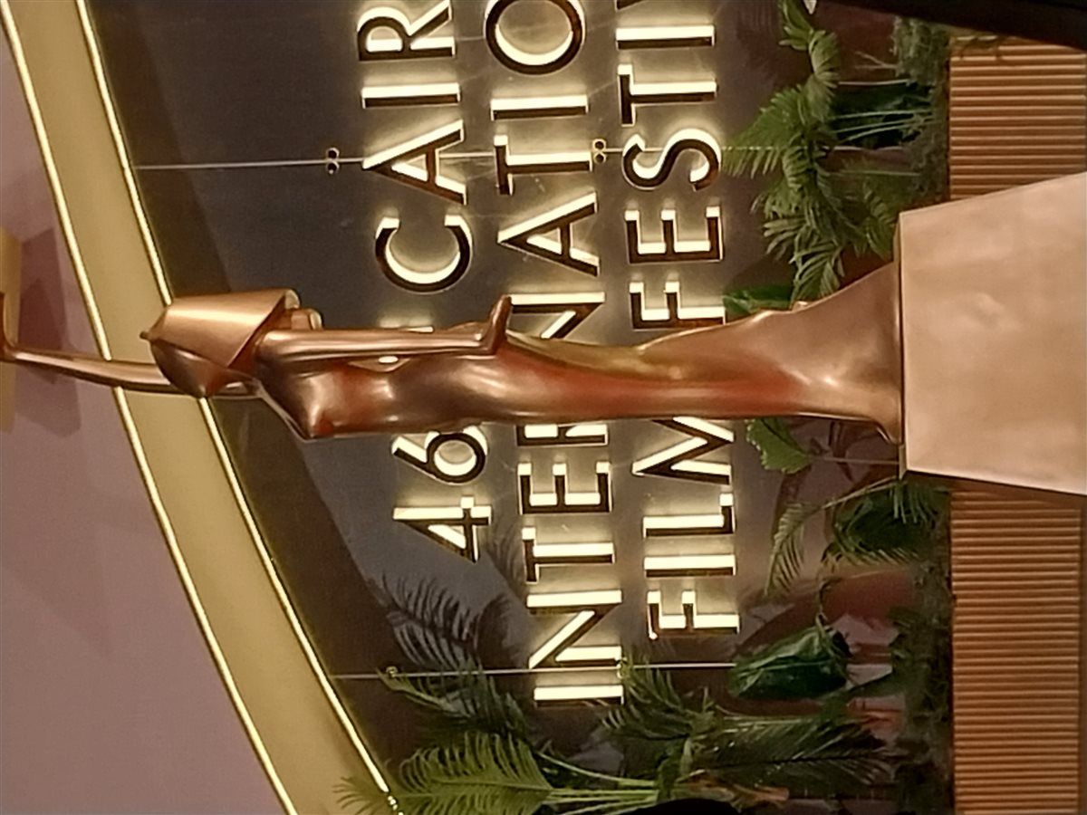 بالصور.. الاستعدادات الأولي لمهرجان القاهرة السينمائي الدولي 2025