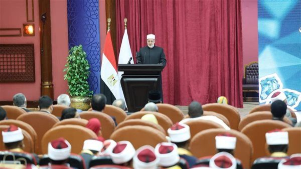 "الضويني": الأزهر يعتز بطلابه الوافدين ويؤهلهم ليكونوا سفراء للسلام في العالم