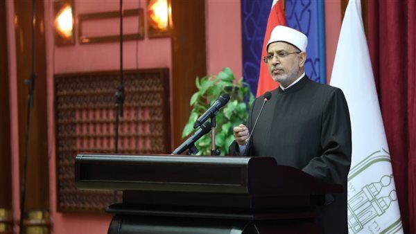 رئيس جامعة الأزهر للطلاب الوافدين:طلب العلم مسيرة مستمرة من المهد إلى اللحد