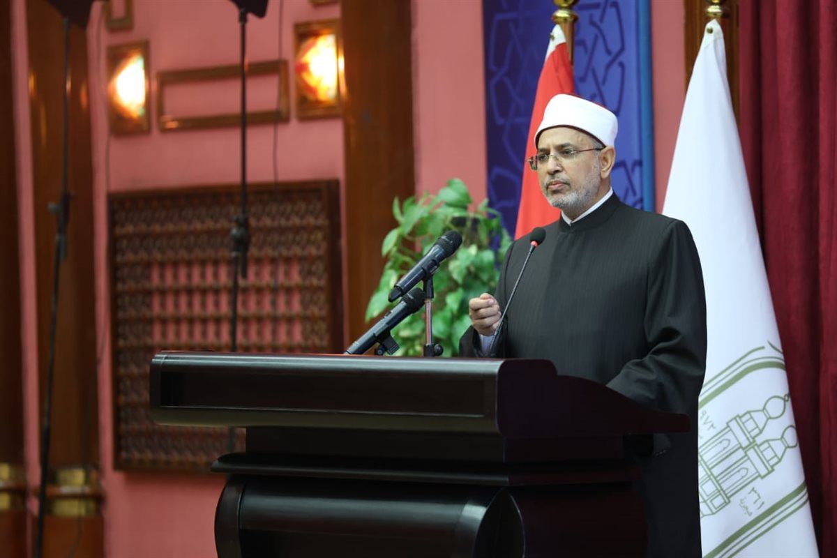 رئيس جامعة الأزهر للطلاب الوافدين:طلب العلم مسيرة مستمرة من المهد إلى اللحد