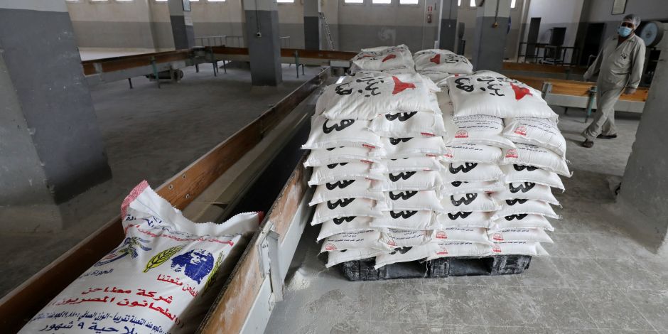 حملات أمنية مكثفة تضبط 22 طن دقيق وتلاحق المتلاعبين بأسعار الخبز الحر والمدعم