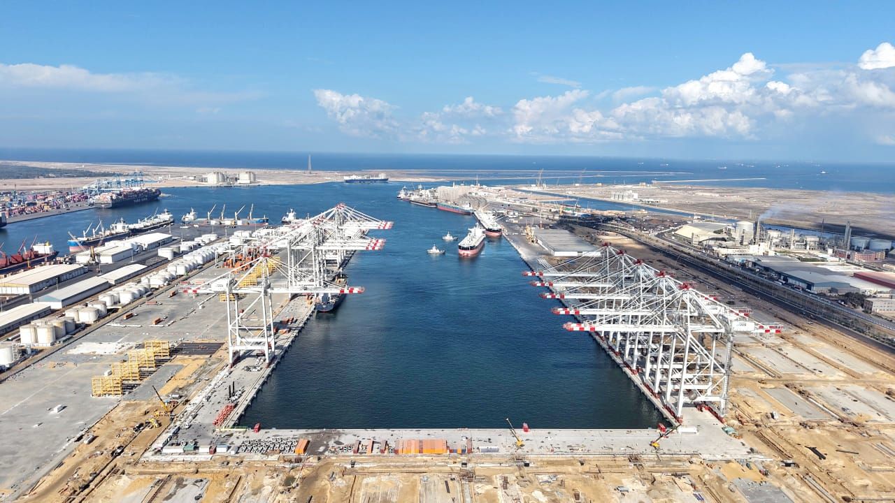 أحدث تصوير جوى يكشف تقدم أعمال محطة "تحيا مصر 1" للحاويات بميناء دمياط.. صور