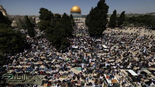 أكثر من 70 ألف مصل يؤدون الجمعة في الأقصى