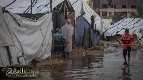 الدفاع المدني: أمطار غزة تغرق مئات خيام النازحين