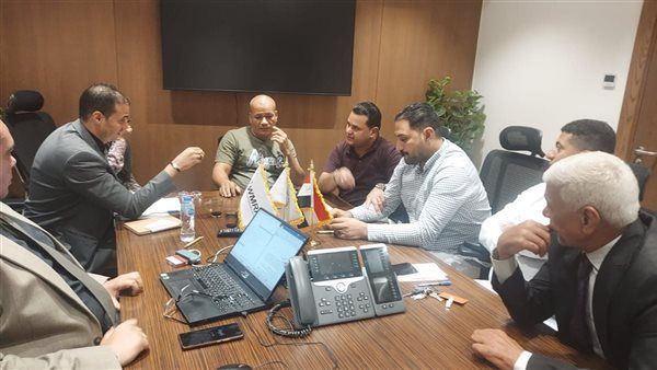 رئيس جهاز تنظيم إدارة المخلفات يجتمع بشركات جمع ونقل مخلفات المجازر بالقاهرة
