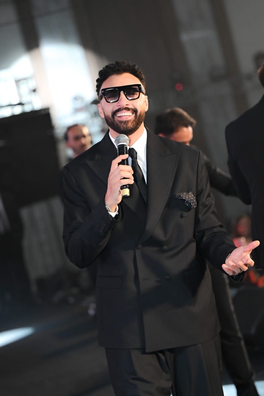 بالصور.. دعابة فريق "واما" مع الجمهور بحفل كامل العدد في القاهرة الجديدة