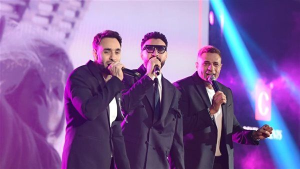 بالصور.. دعابة فريق "واما" مع الجمهور بحفل كامل العدد في القاهرة الجديدة