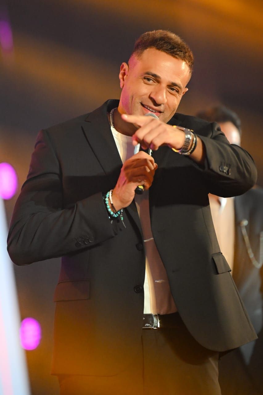 بالصور.. دعابة فريق "واما" مع الجمهور بحفل كامل العدد في القاهرة الجديدة