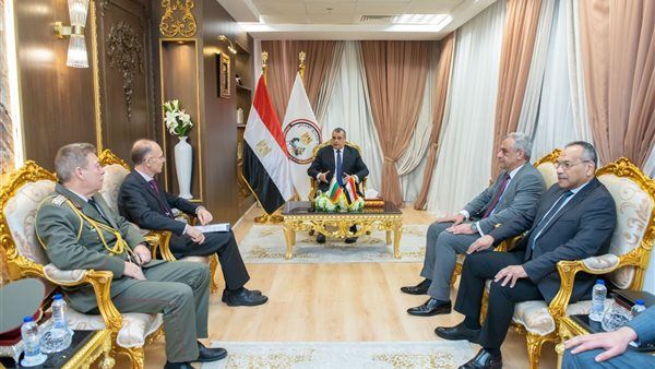 وزير الدولة للإنتاج الحربي يستقبل سفير بلغاريا بالقاهرة