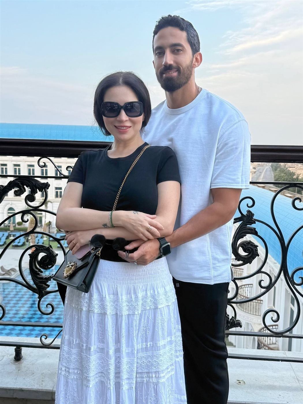 صور شهر العسل لـ مي عز الدين وأحمد تيمور بعد الإعلان المثير لزواجهما وموجة زواج مفاجئة في الوسط الفني