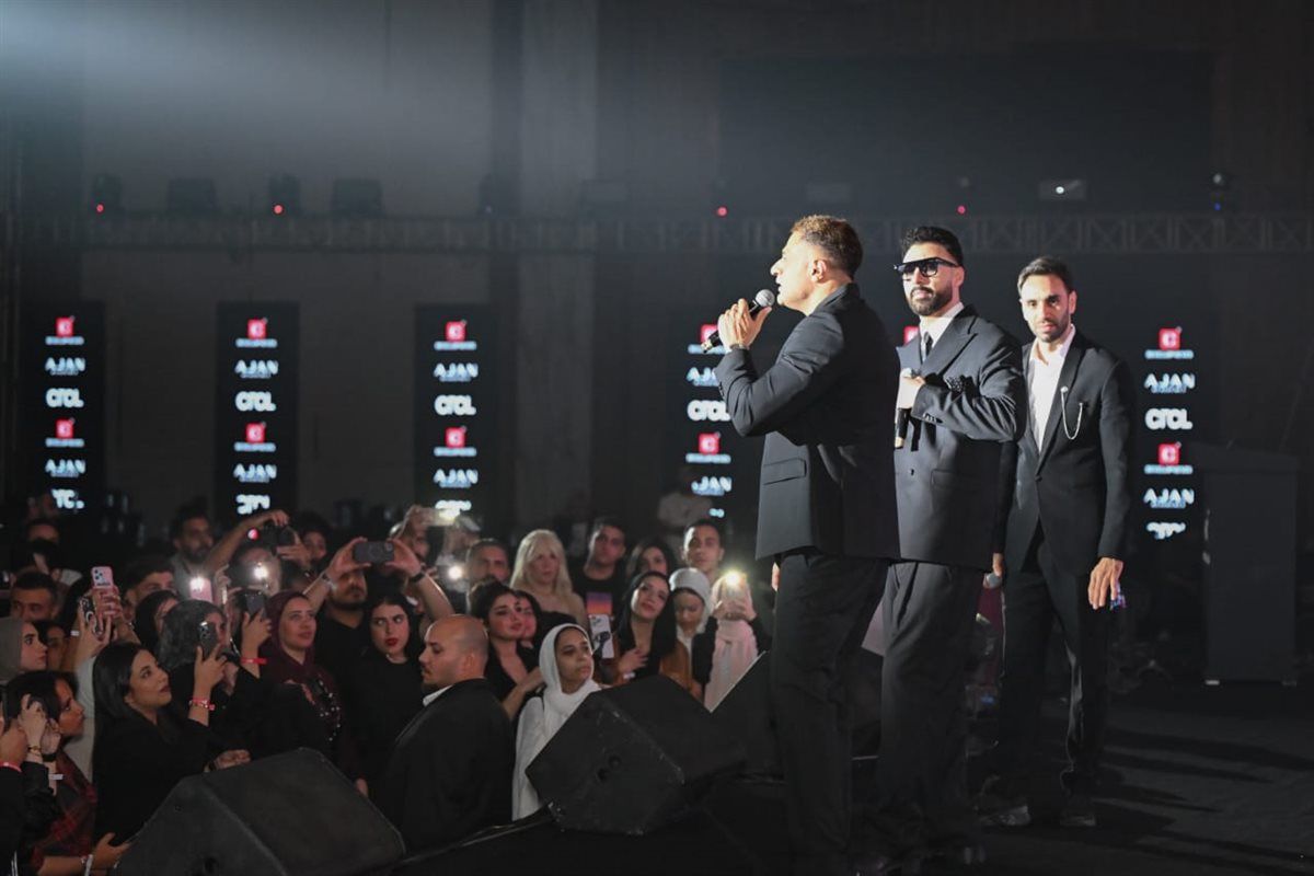 بالصور.. دعابة فريق "واما" مع الجمهور بحفل كامل العدد في القاهرة الجديدة