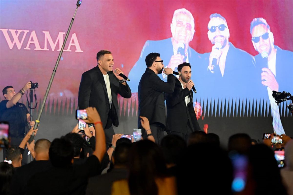 بالصور.. دعابة فريق "واما" مع الجمهور بحفل كامل العدد في القاهرة الجديدة