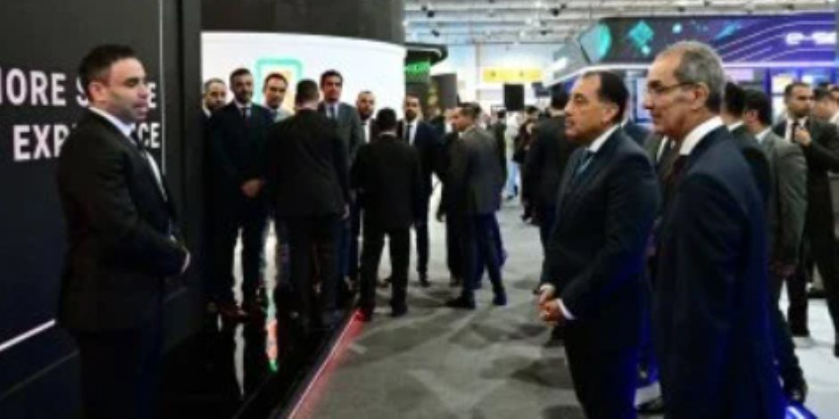 رئيس الوزراء يتفقد أجنحة الجهاز القومي لتنظيم الاتصالات والقومية للبريد