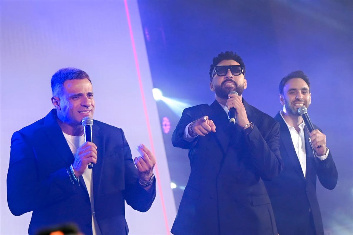 بالصور.. دعابة فريق "واما" مع الجمهور بحفل كامل العدد في القاهرة الجديدة