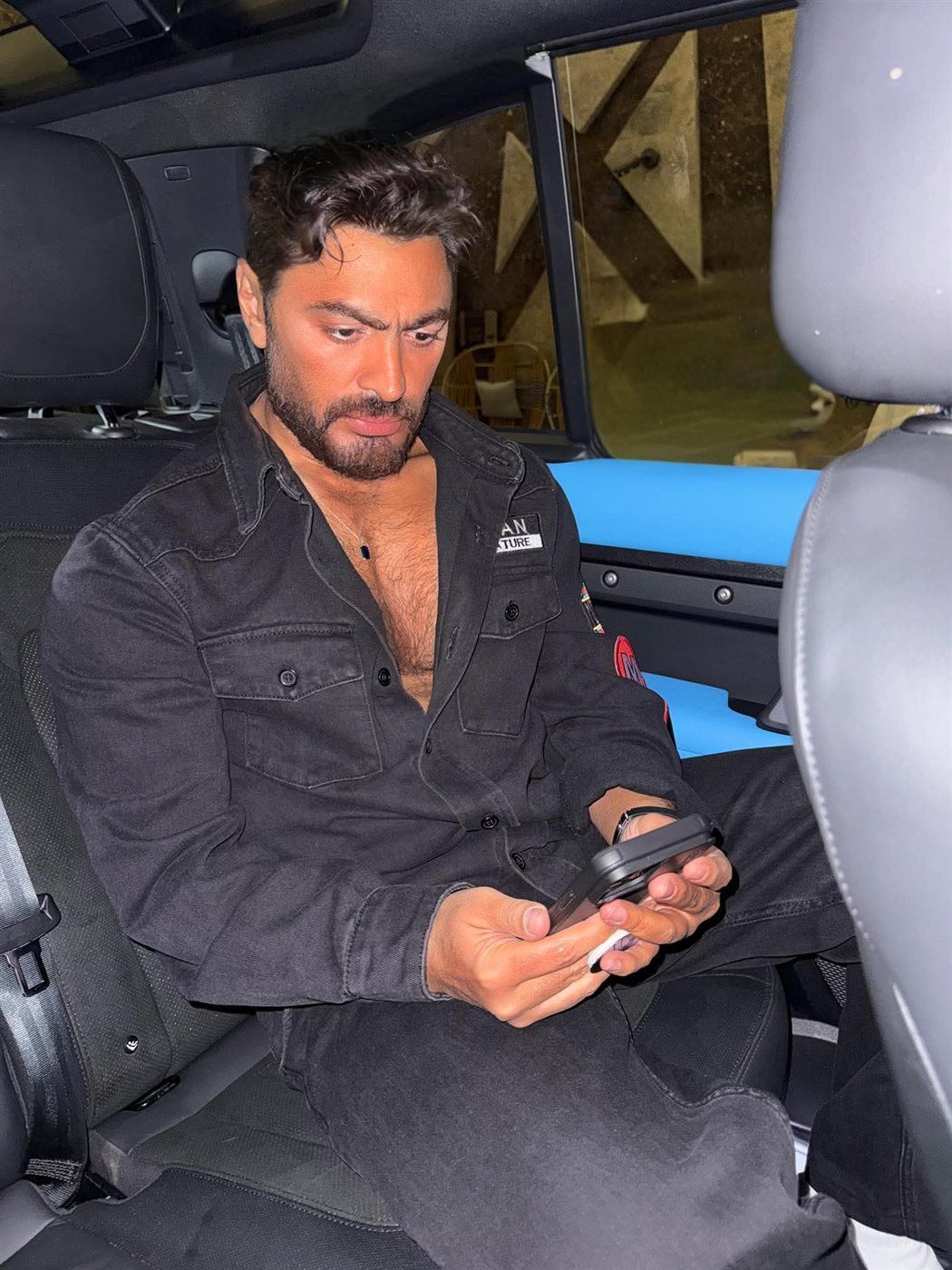 تأجيل تصوير إعلان تامر حسني بعد إجراؤه جراحة دقيقة وهو حاليًا بمرحلة النقاهة