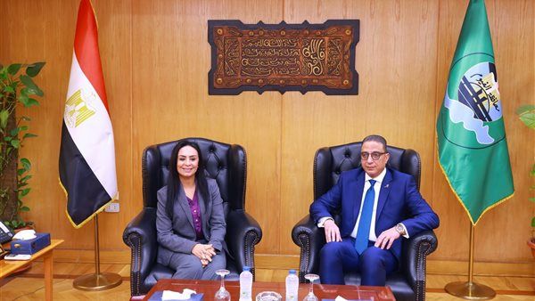 بداية جولة وزيرة التضامن في الفيوم بلقاء المحافظ لبحث تعزيز خدمات الحماية الاجتماعية