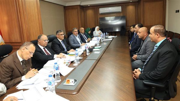 محافظ الجيزة يترأس لجنة اختيار مديري عموم الإدارات