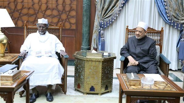 شيخ الأزهر يستقبل وزير التعليم العالي التشادي ويناقشان تعزيز التعاون الدعوي والعلمي