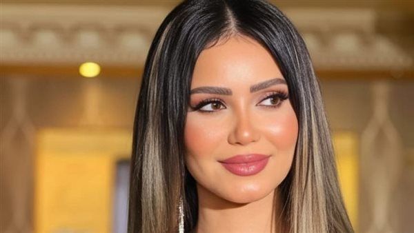 لهذا السبب.. إيناس عز الدين تلغي سفرها إلى دبي