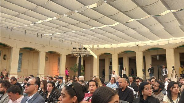 وسط حضور نجوم الفن.. زحام شديد من الجمهور علي عرض فيلم وجع الفراق لـ جميلة سامح عبد العزيز