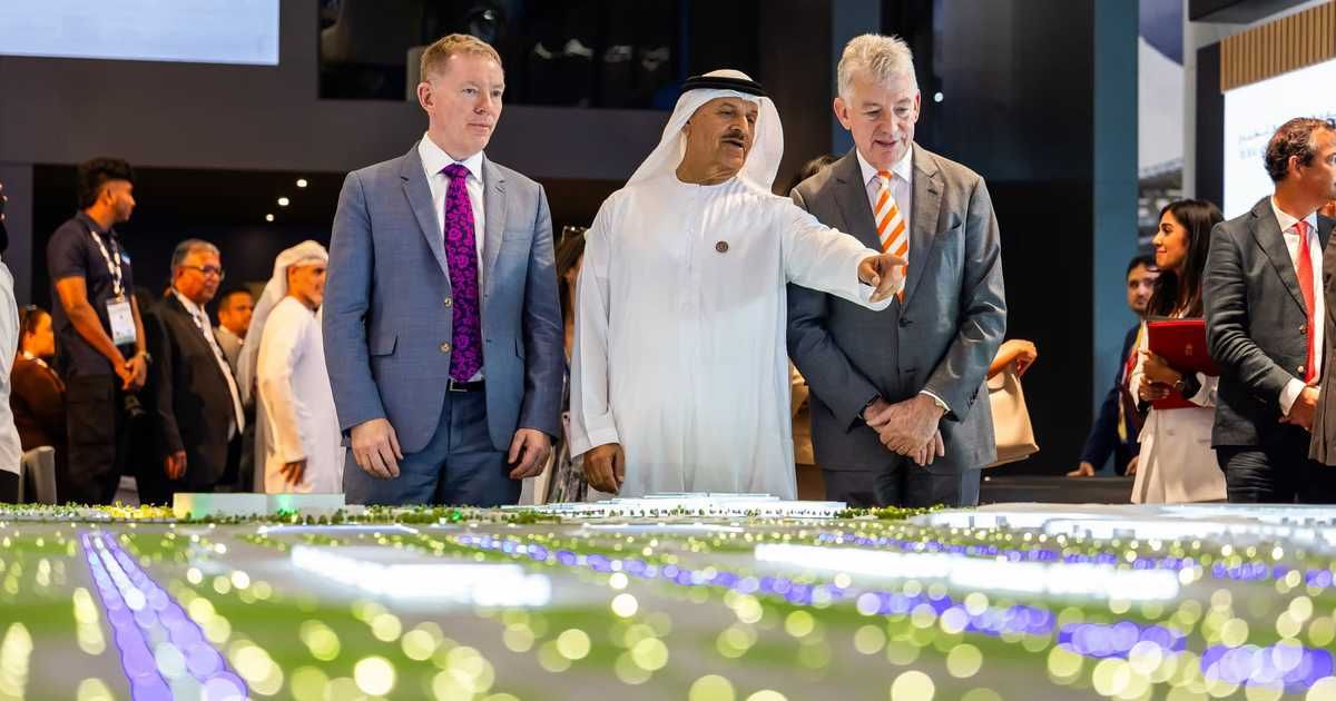 العالم اليوم - مشروع توسعة مطار آل مكتوم يحصل على تمويل بـ 3.5 مليار دولار