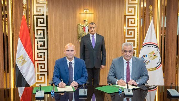 وزير للإنتاج الحربي يشهد مراسم توقيع مذكرة تفاهم مع شركة ستارك السويسرية في مجال تصنيع المحركات الكهربائية