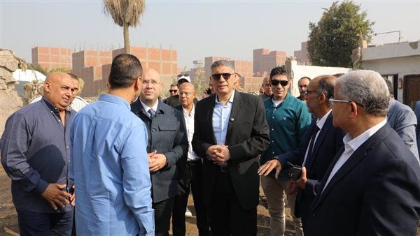 محافظ الجيزة يتفقد محطة المناولة الوسيطة لتجميع المخلفات بالبراجيل..ويؤكد ضبط منظومة العمل داخل محطات المناولة