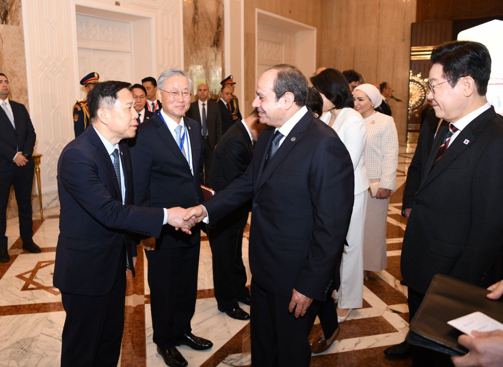 مصر وكوريا تسعيان إلى تعزيز العلاقات فى مجال الصناعات الدفاعية