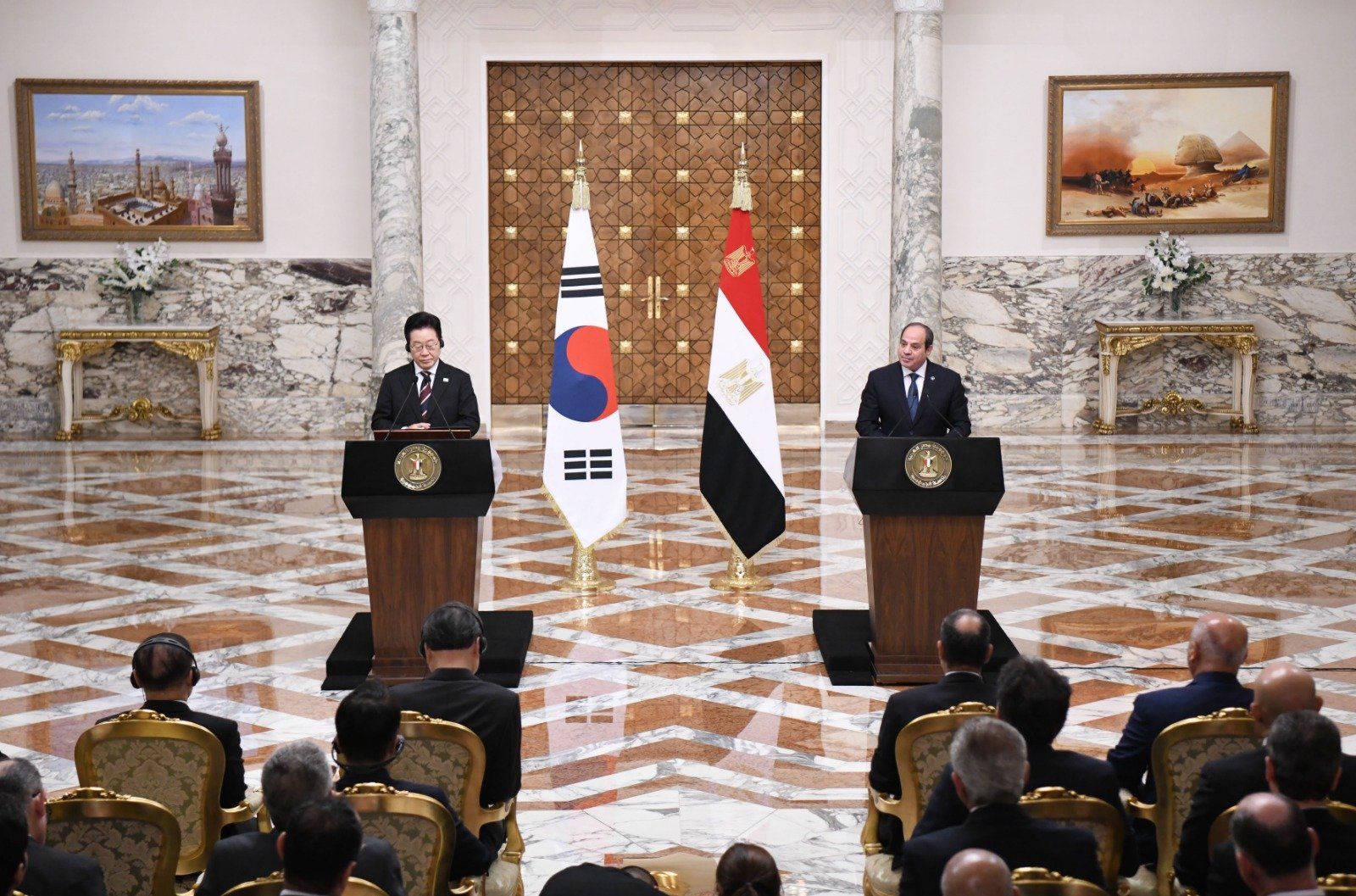 مصر وكوريا تسعيان إلى تعزيز العلاقات فى مجال الصناعات الدفاعية