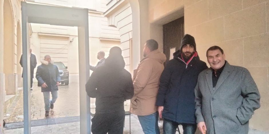 توافد أبناء الجالية المصرية في فرنسا للإدلاء بأصواتهم في انتخابات المرحلة الثانية لمجلس النواب